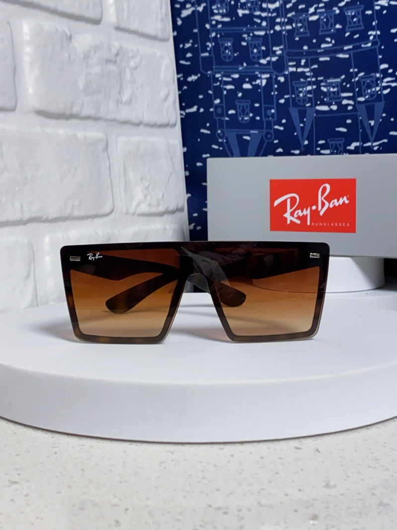 Солнцезащитные очки Ray-Ban RB4390 женские