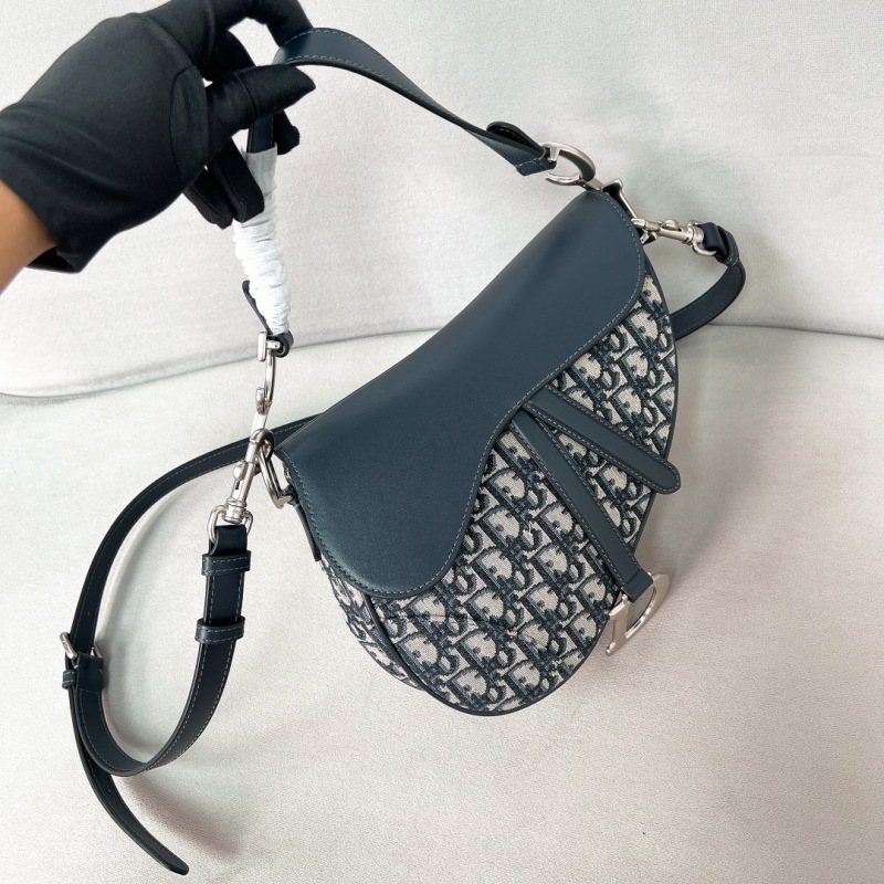 Сумка через плечо в стиле Saddle Dior