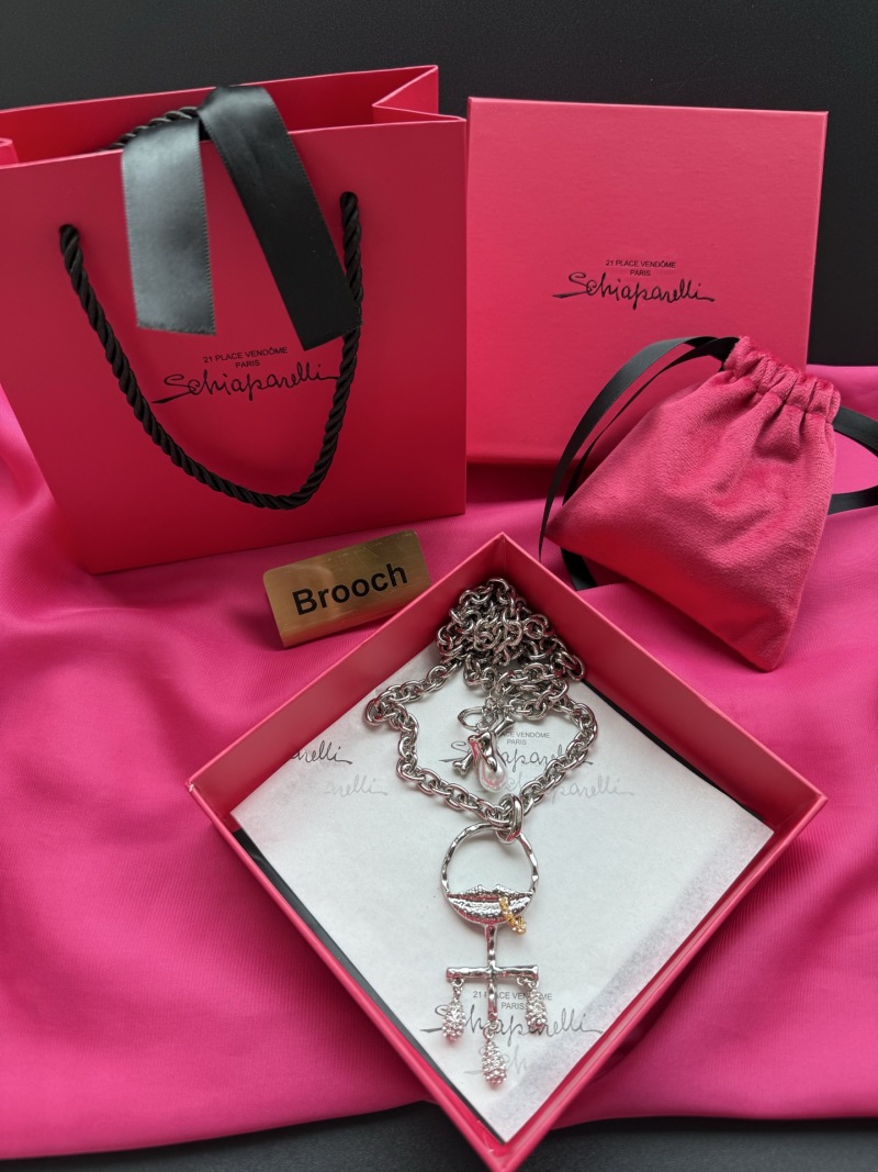 Колье с подвесками Schiaparelli