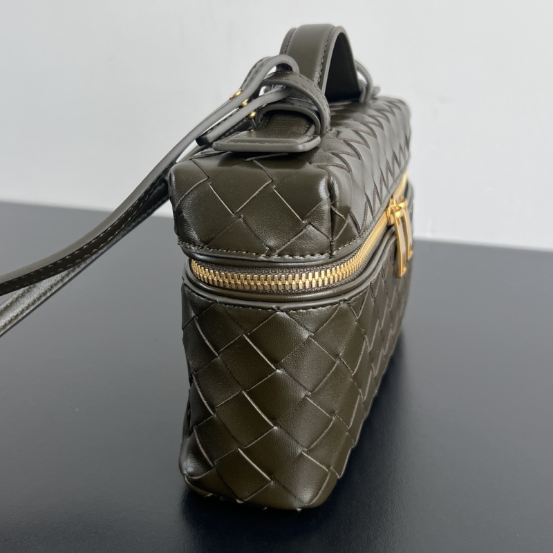 Bottega Veneta Vanity Case Кожаная косметичка с плетением