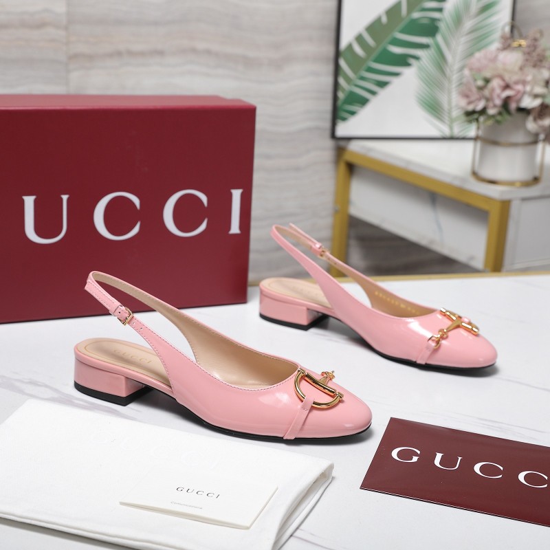 Женские розовые туфли с золотой пряжкой Gucci