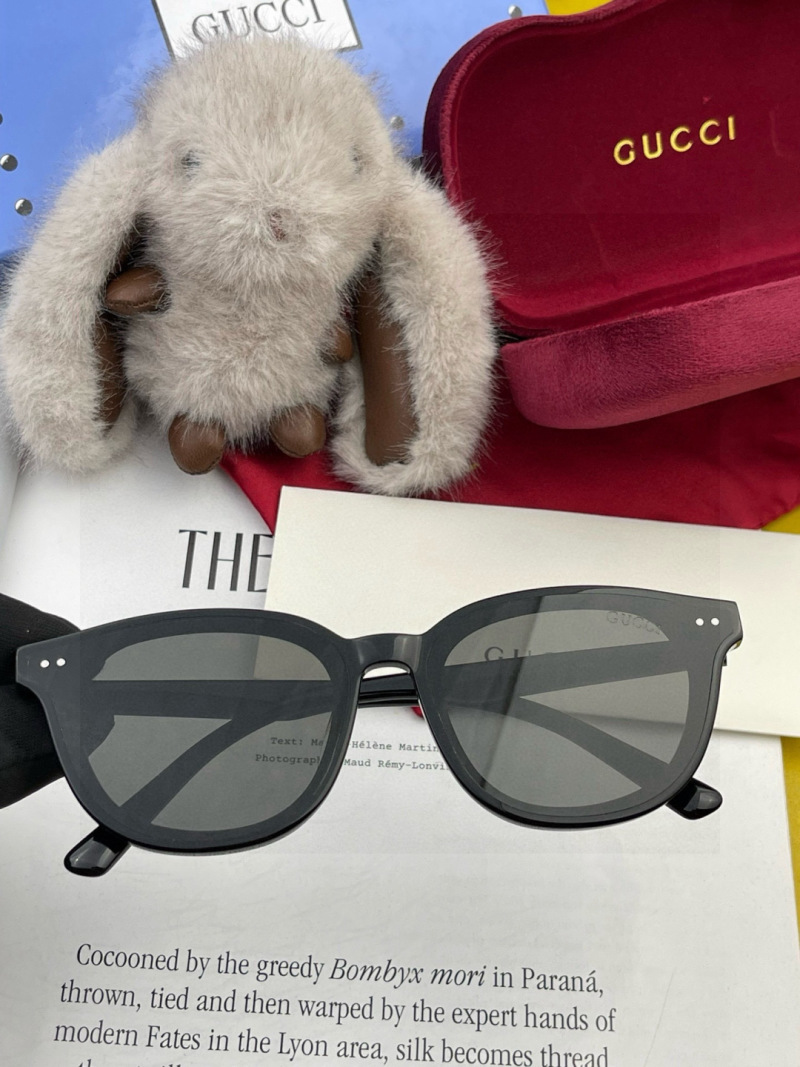 Солнцезащитные очки Gucci большие модель G4803