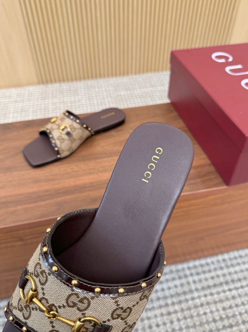 Женские сандалии GG print с пряжкой Gucci