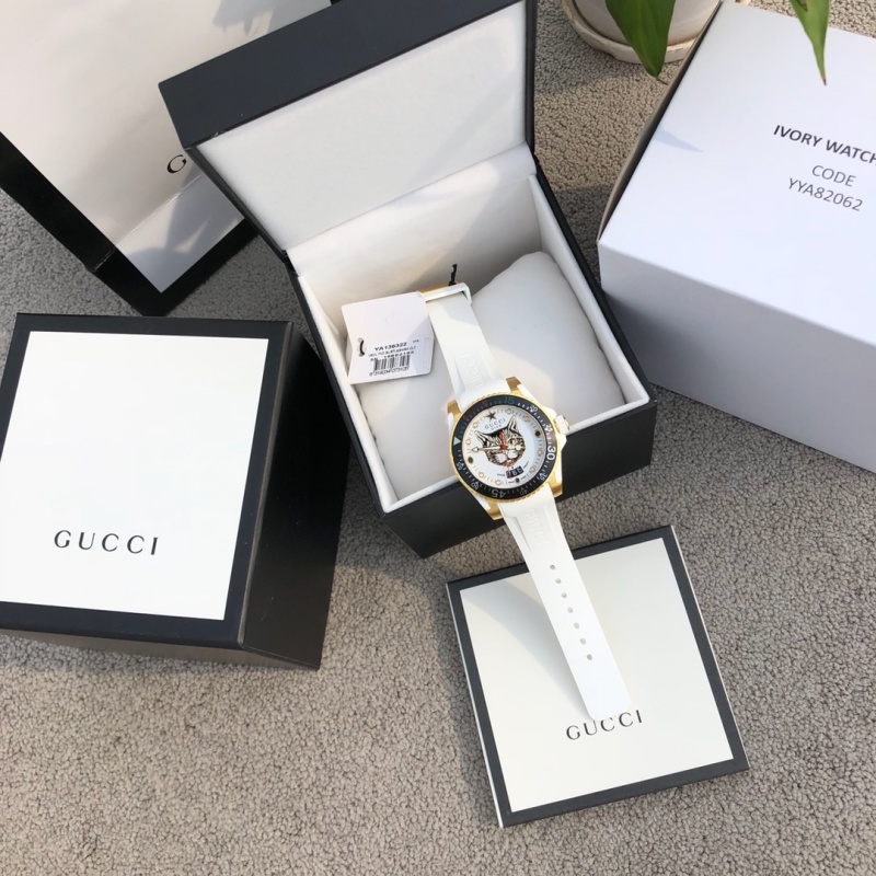 Часы Gucci
