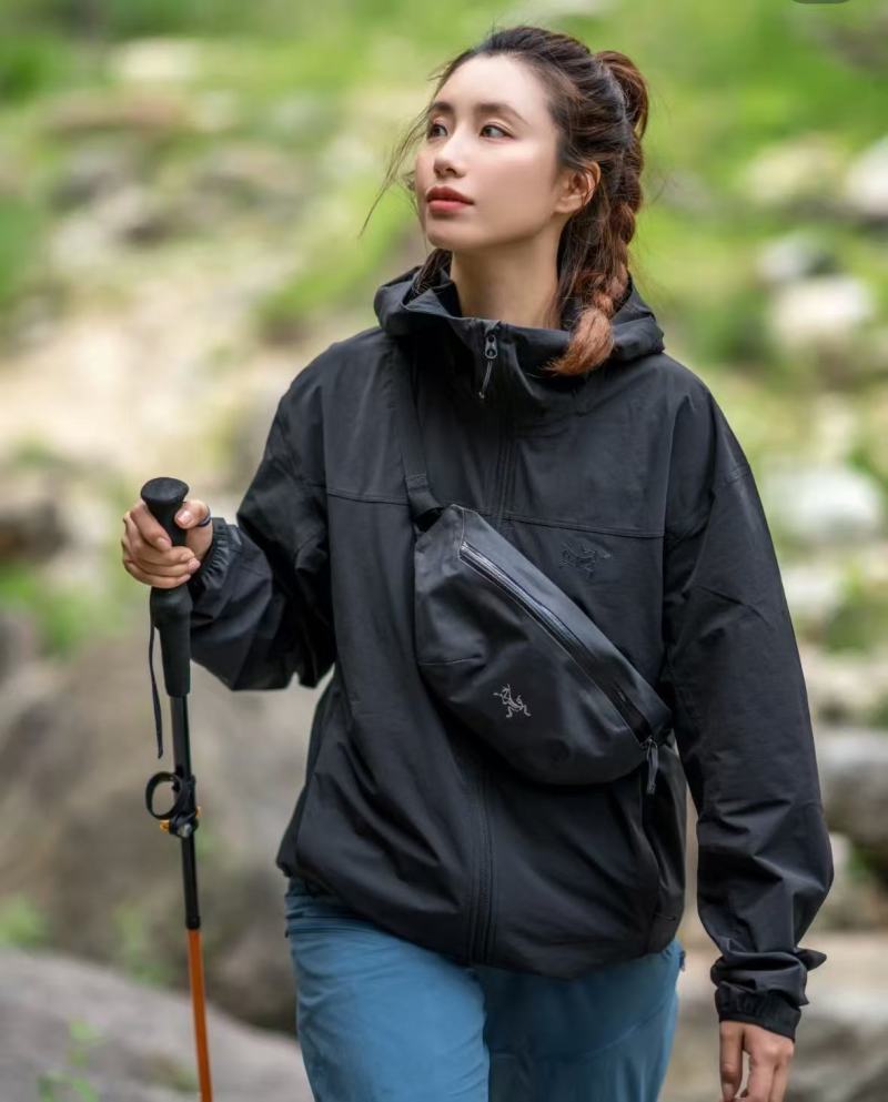 Черная поясно-грудная сумка Arc'teryx для активного отдыха