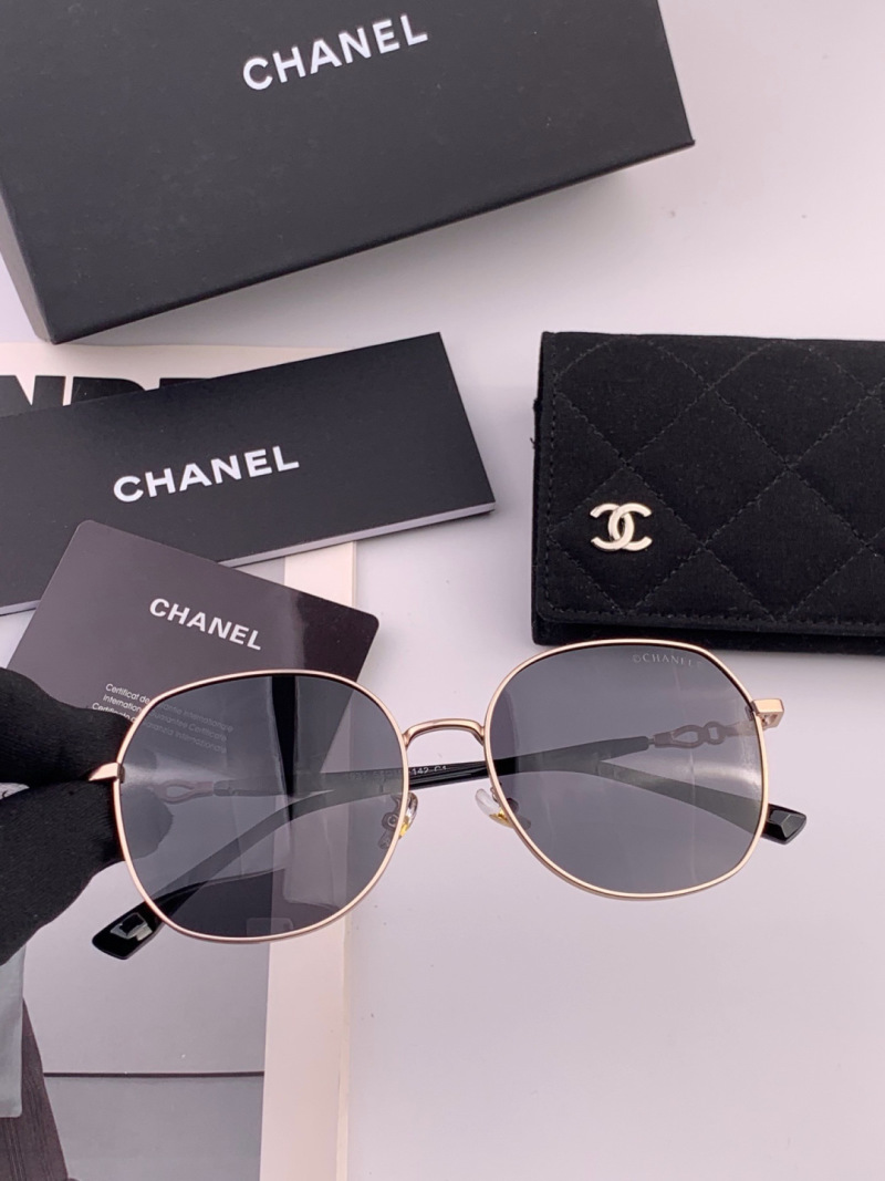 Солнечные очки Chanel, модель CH1193