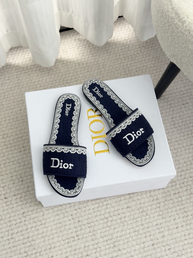 Туфли Dior с белой кружевной отделкой