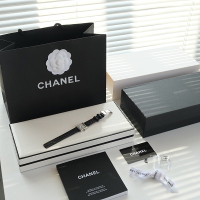 Часы Chanel