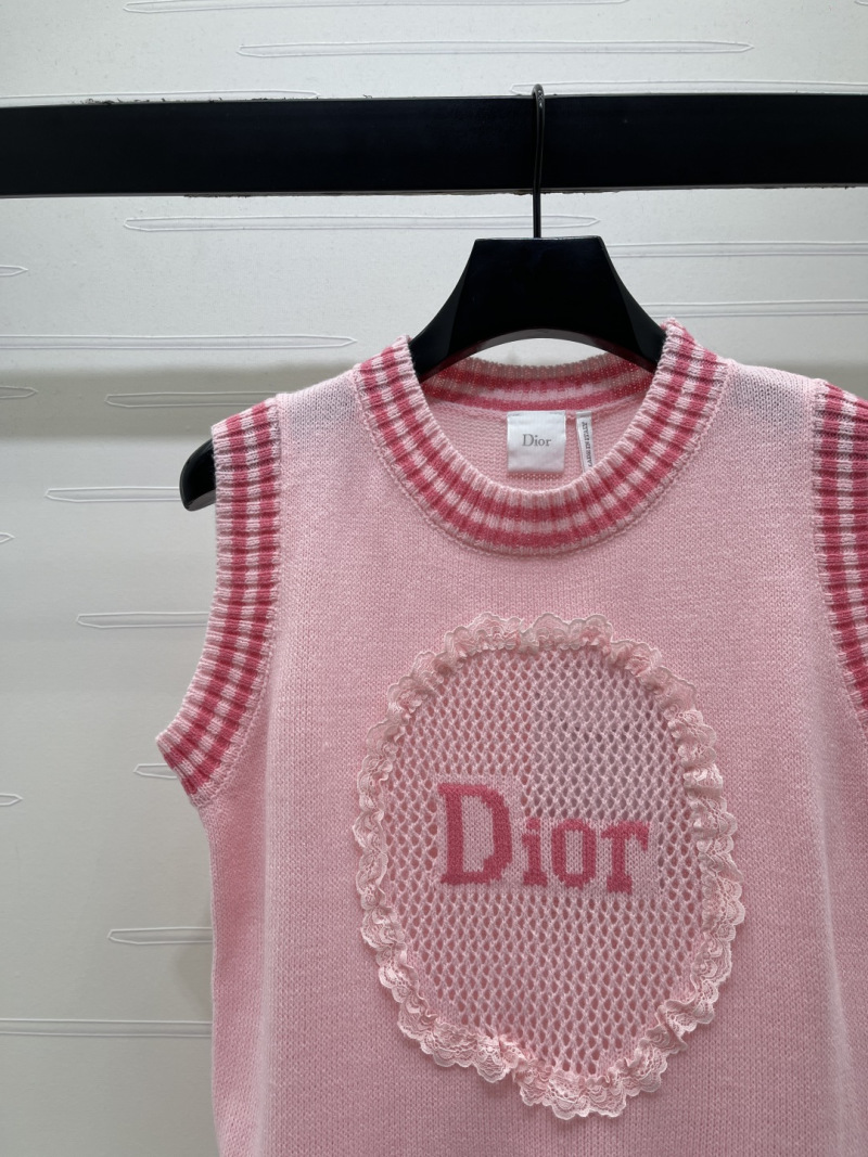 Вязаный женский жилет розового цвета с декоративной вышивкой Dior