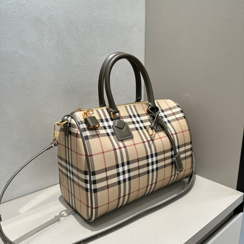 Сумка Burberry с клетчатым узором