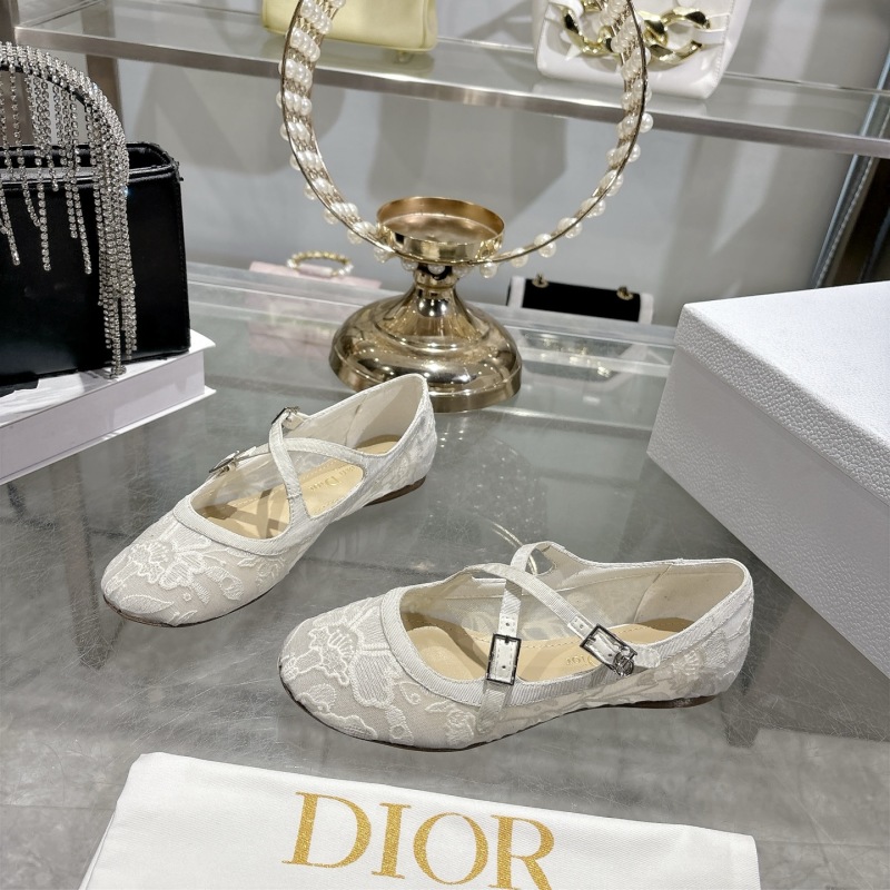 Женские балетки с крест-накрест лентами и декоративными аппликациями Dior