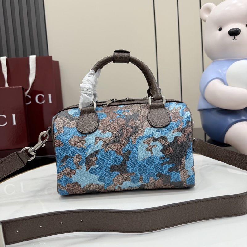 Сумка Gucci с принтом и биркой