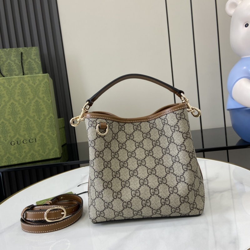 Сумка Gucci с монограммой и ремнем