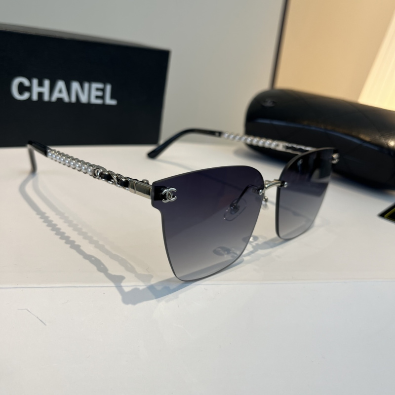 Солнцезащитные очки с жемчужным декором Chanel