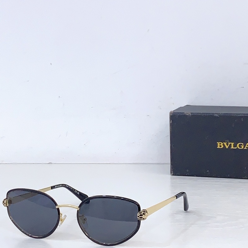Солнцезащитные очки Bulgari модель BV 40085U размер 55-19-140 Без бренда