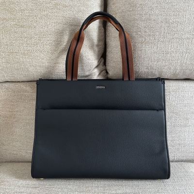 Сумка ZEGNA черная из натуральной кожи