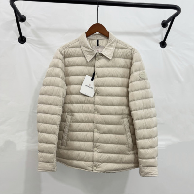 Пуховик Moncler