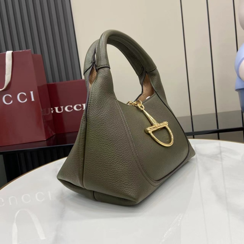 Сумка Gucci с металлической фурнитурой