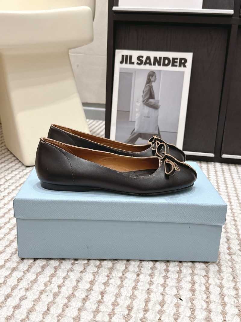 Prada туфли Mary Jane с бантом, круглый носок, плоская подошва
