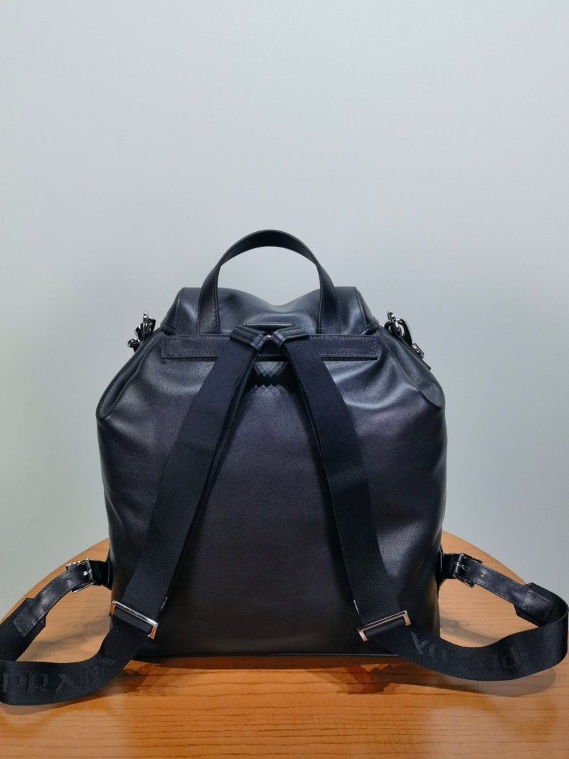 Кожаный рюкзак Prada