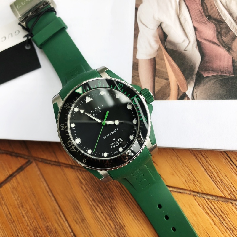 Часы Gucci