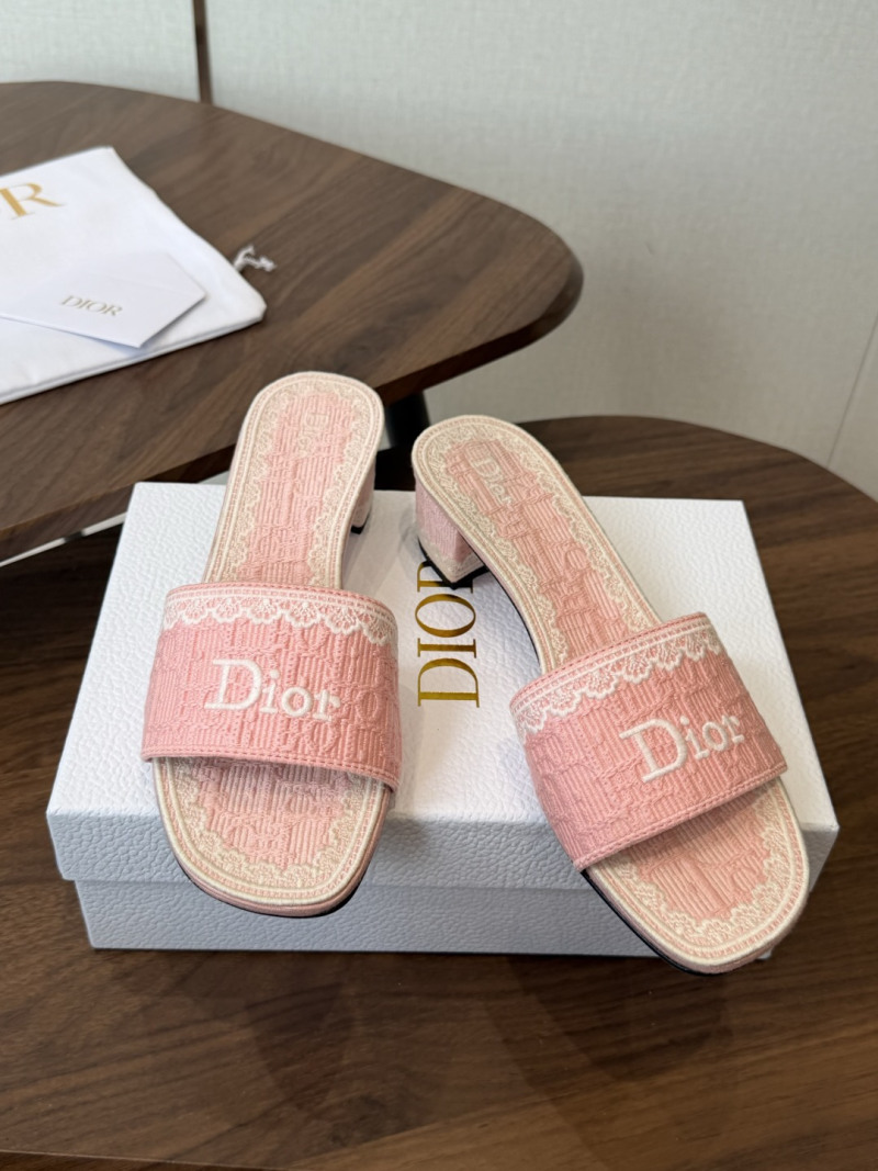 Шлёпанцы женские Dior розовые с вышивкой