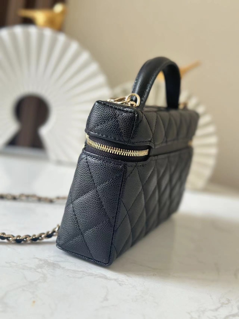 Сумка через плечо Chanel с отделением на молнии и отделенной цепью