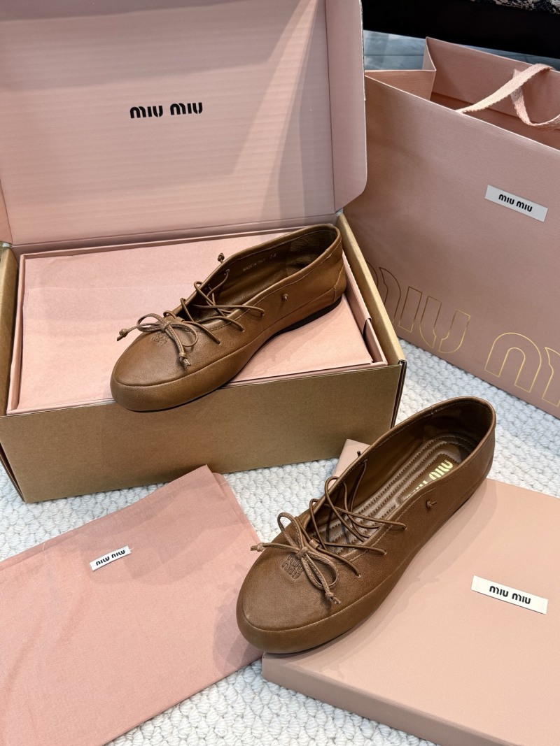 Балетки Miu Miu с бантом и лямками