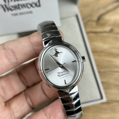 Часы Vivienne Westwood