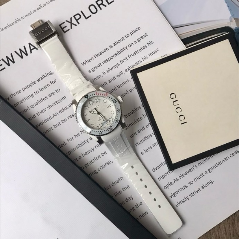Часы Gucci