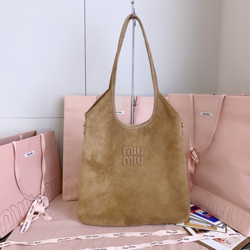 Замшевая сумка бежевого цвета Miu Miu