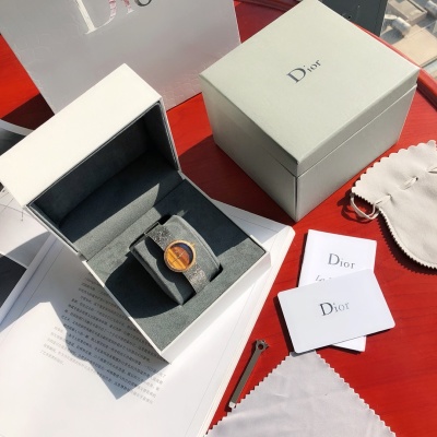 Часы Dior