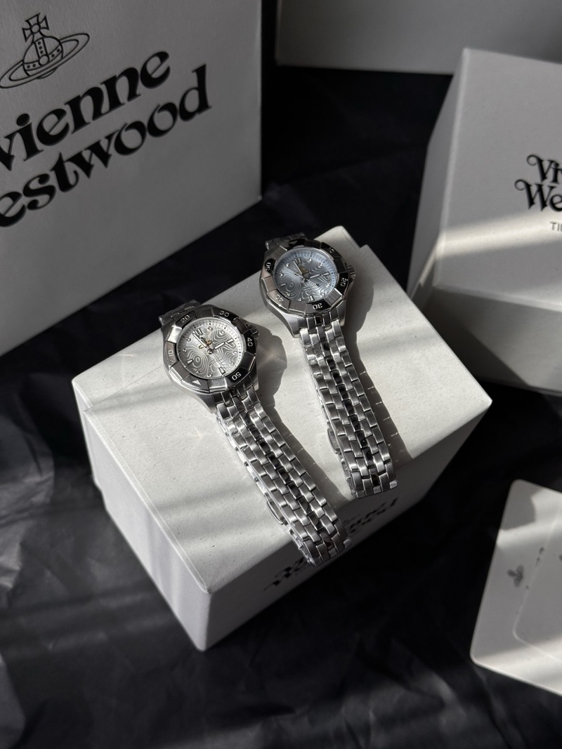 Часы Vivienne Westwood
