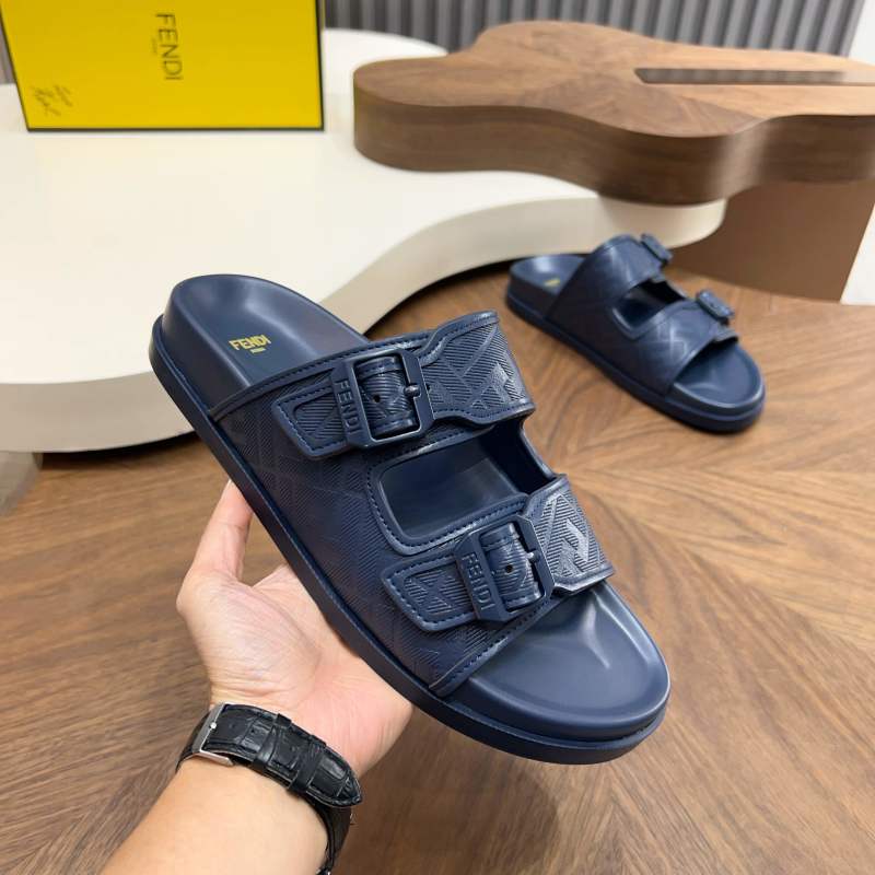 Мужские шлёпанцы FENDI