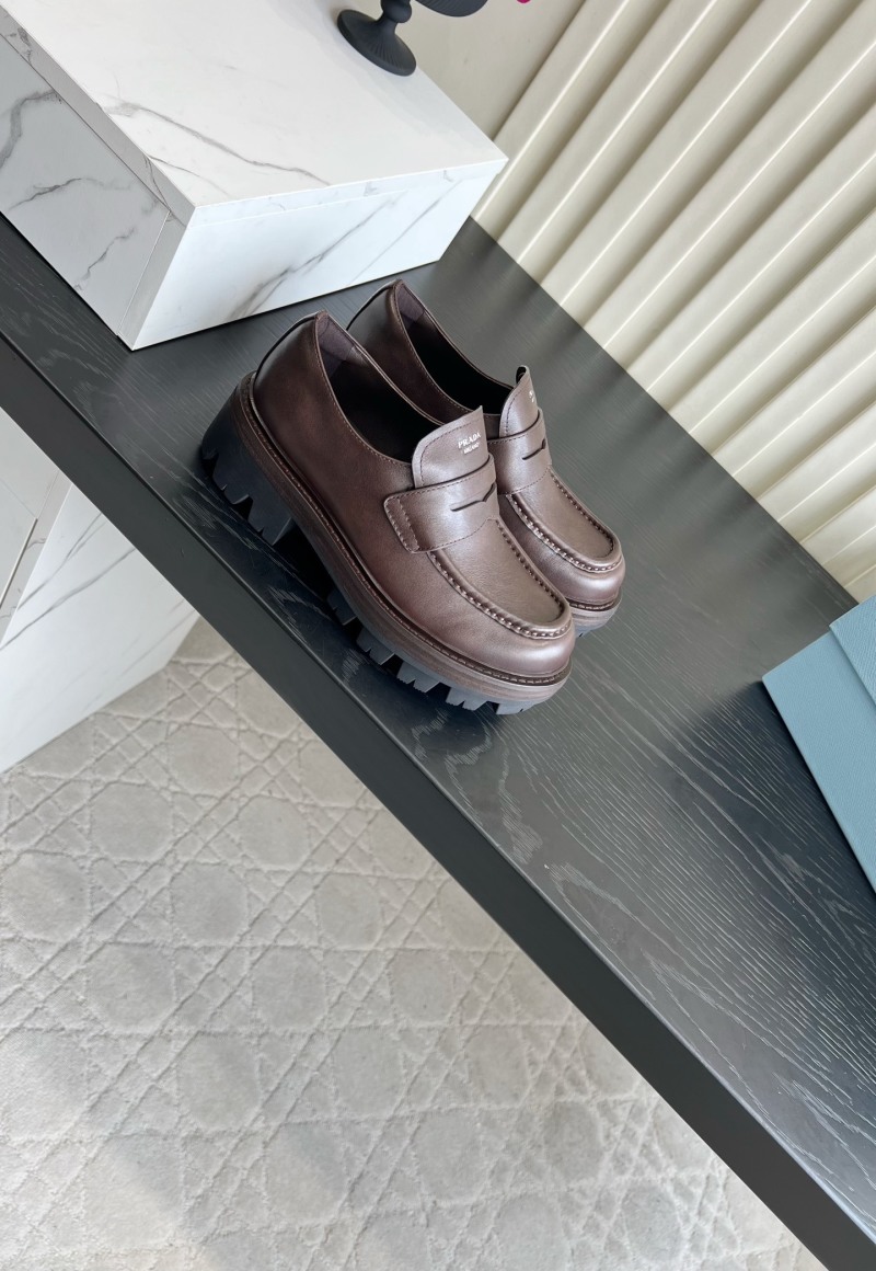 Лоферы Prada
