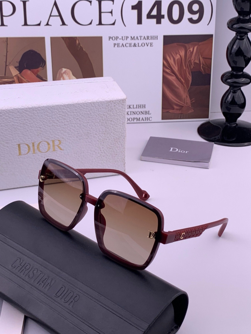 Солнцезащитные очки квадратные темно-бордовые Dior