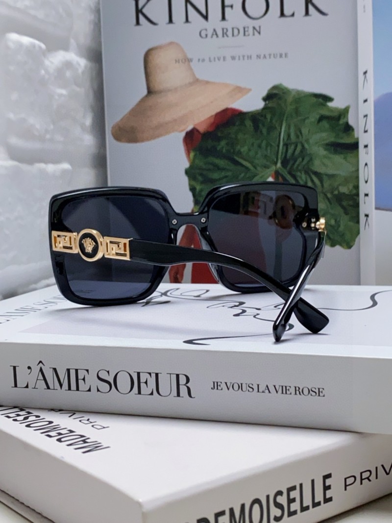 Женские солнцезащитные очки Versace черные квадратные