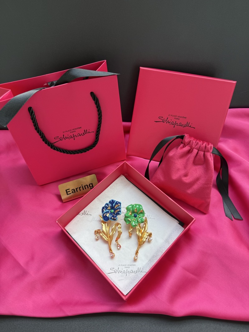 Брошь в виде цветка Schiaparelli
