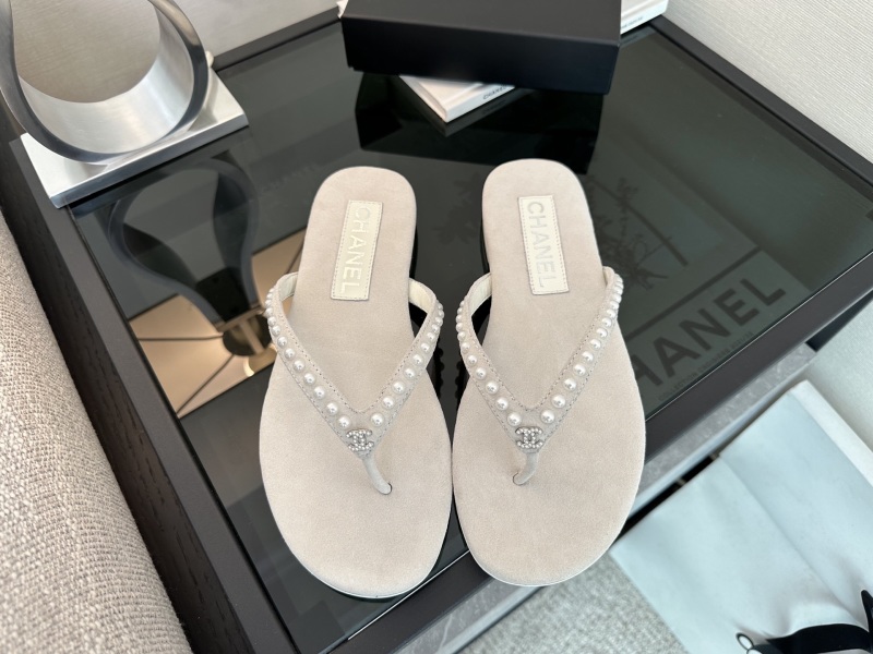 Женские шлепанцы Chanel