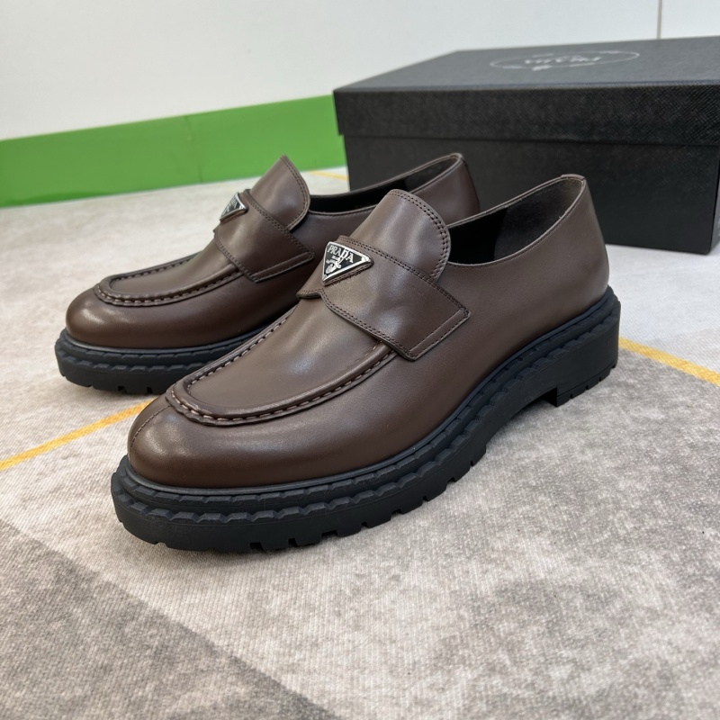 Мужские коричневые лоферы из натуральной кожи с логотипом Prada