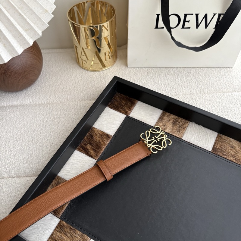 Ремень кожаный с металлической пряжкой Loewe