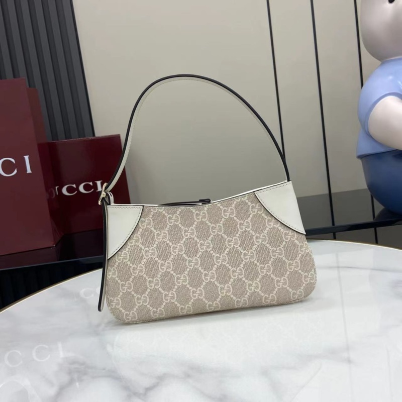 Сумка Gucci с монограммой