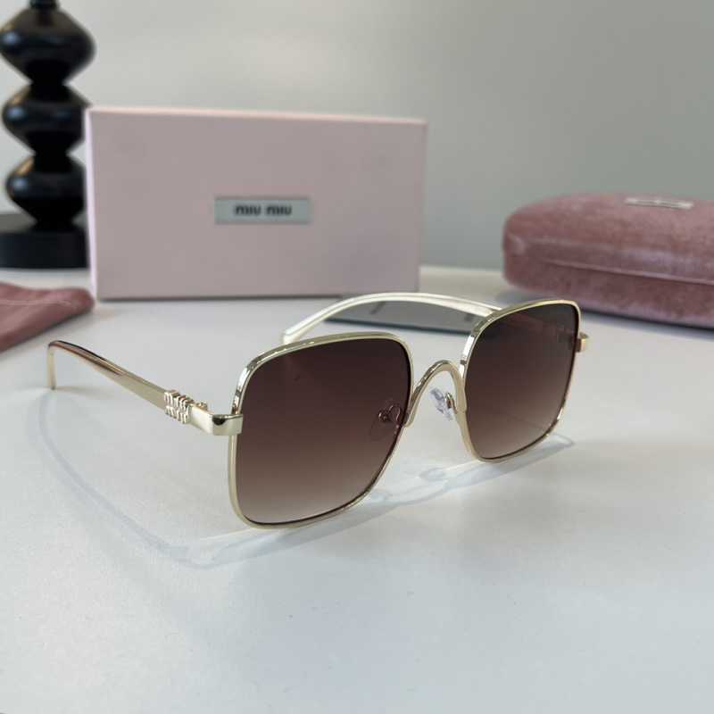 Солнцезащитные очки Miu Miu