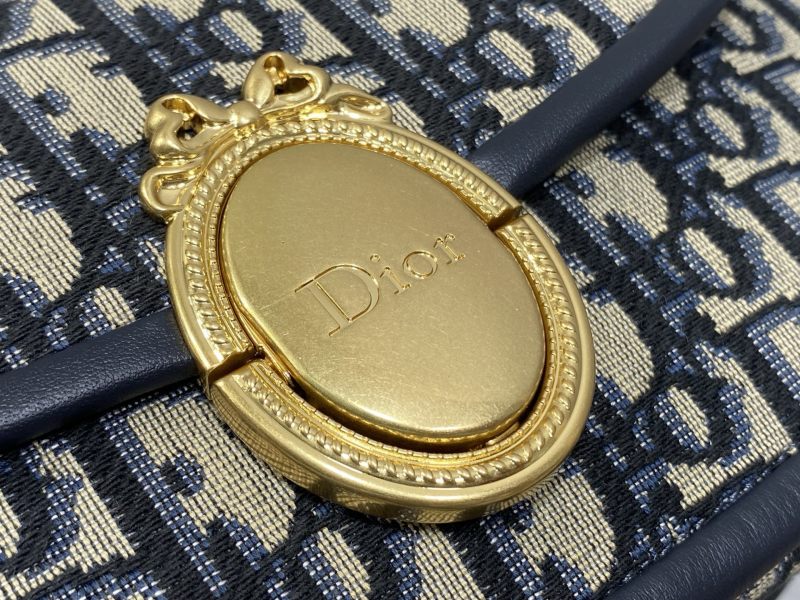 Сумка кросс-боди Dior с золотой цепью