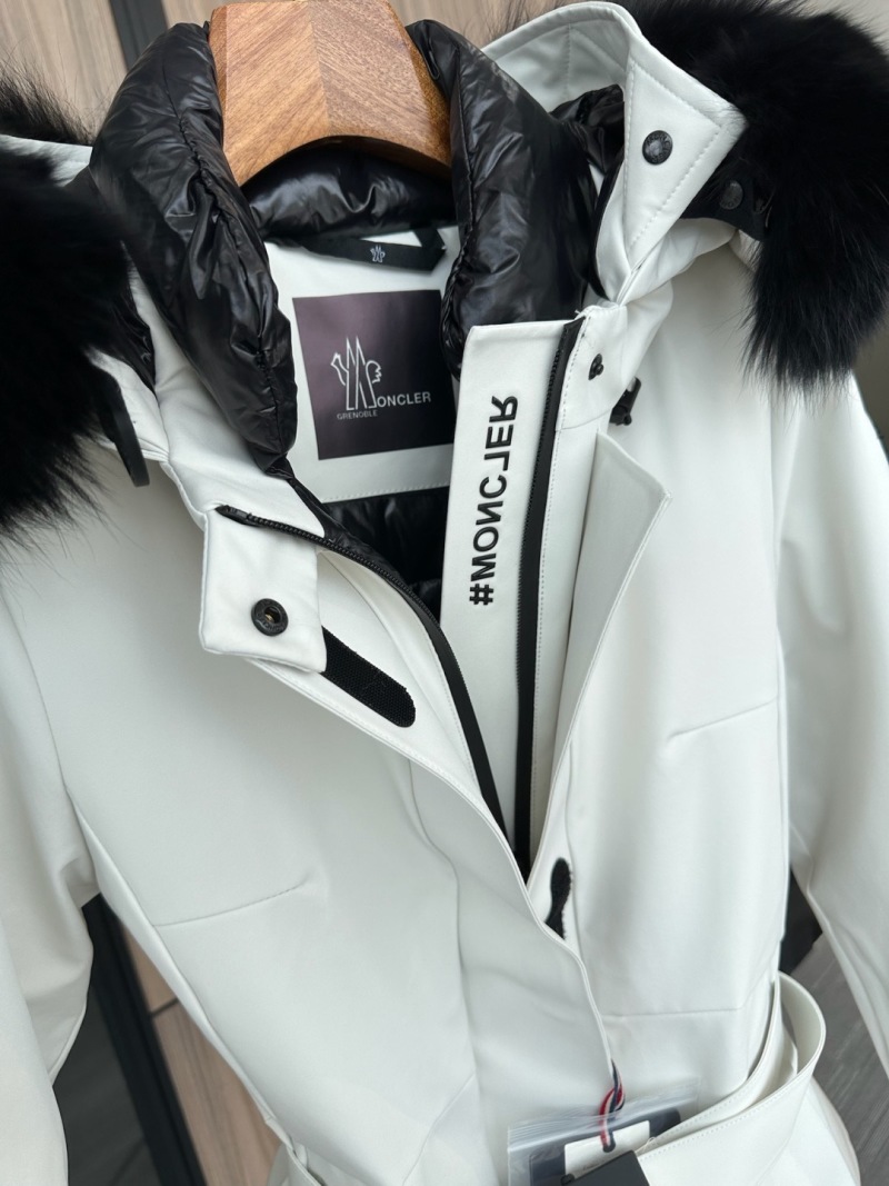 Пуховик Moncler