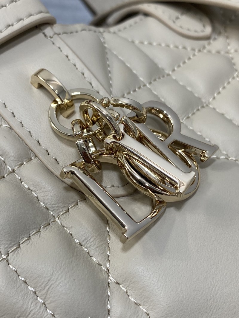 Сумка Dior Lady Dior бежевая