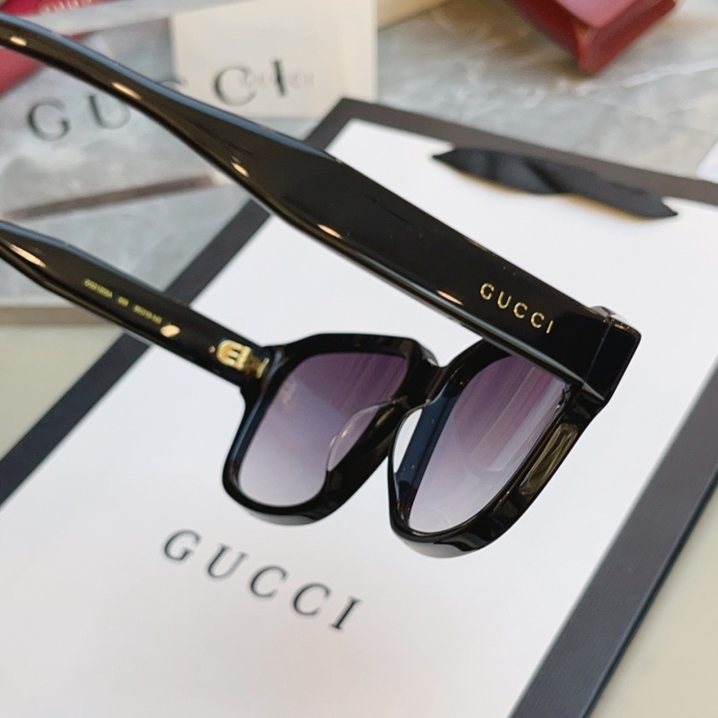 Солнцезащитные очки Gucci GG2120SA