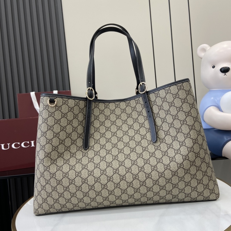Сумка Gucci с монограммой