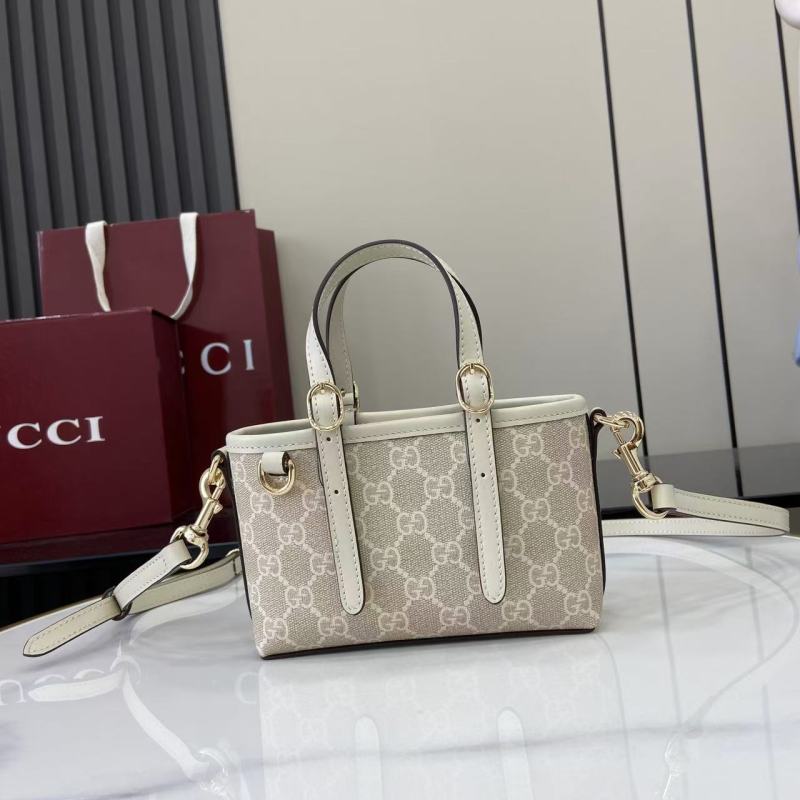 Сумка Gucci с монограммой и ремнем