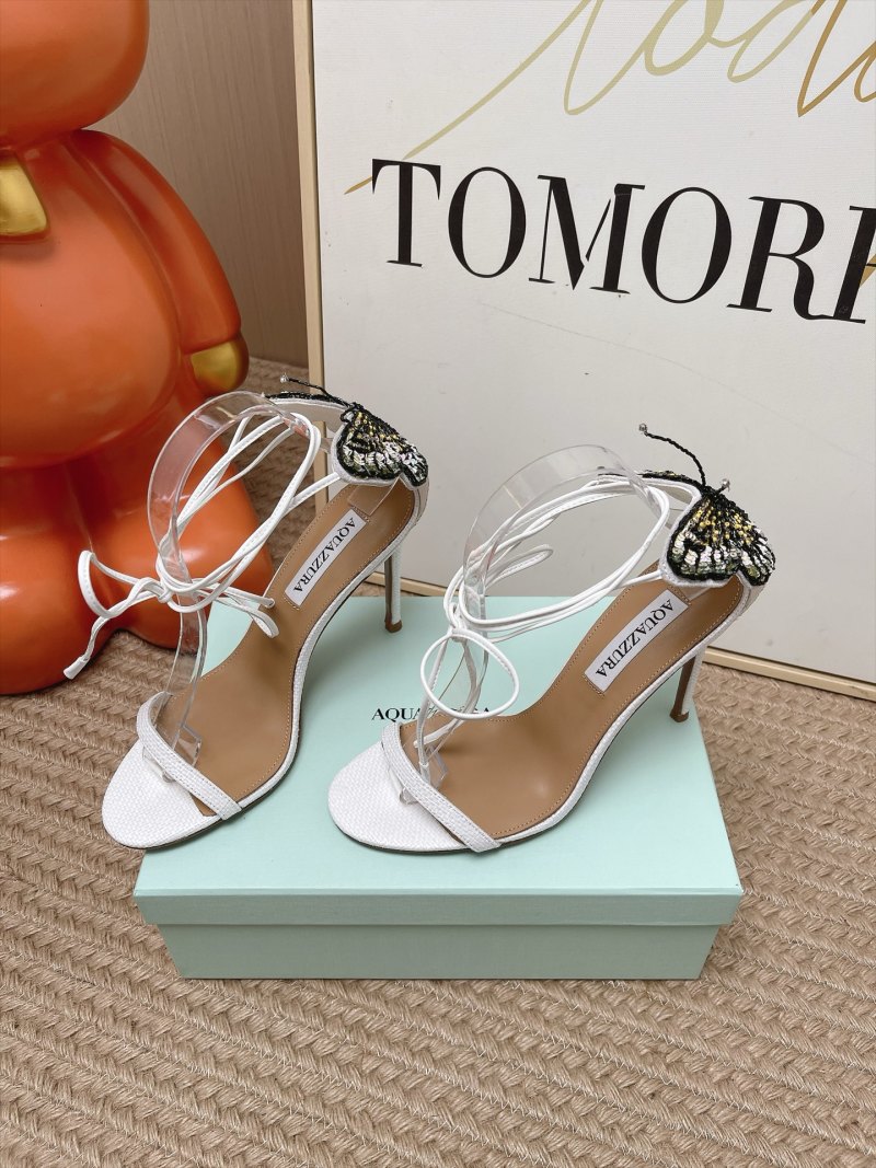 Женские сандалии Aquazzura с кристаллами белого цвета